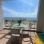 Sea View شقة *